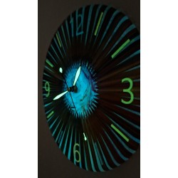 006. Világító ceruza-epoxy falióra – Au Light & Clock